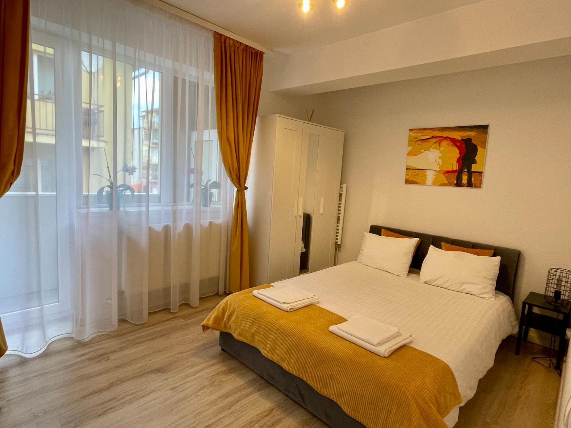 Yellow Apartment Floreşti Zewnętrze zdjęcie